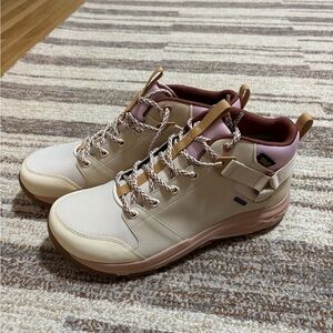 Teva Women's Cream Hiking Boots